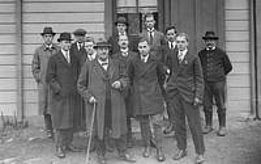Gruppenbild mit Hans Burger, dem ersten hauptamtlichen Direktor der Centralanstalt. Quelle: Nachlass H. Burger 